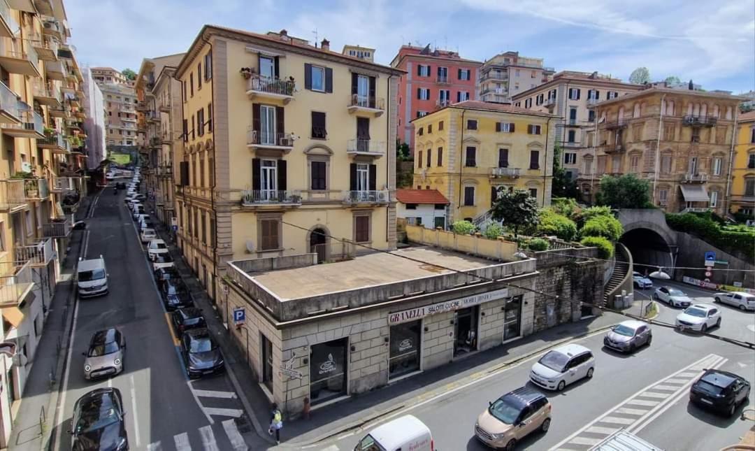 La Casa Di Geo Stazione Centrale La Spezia 5 Terre Luaran gambar