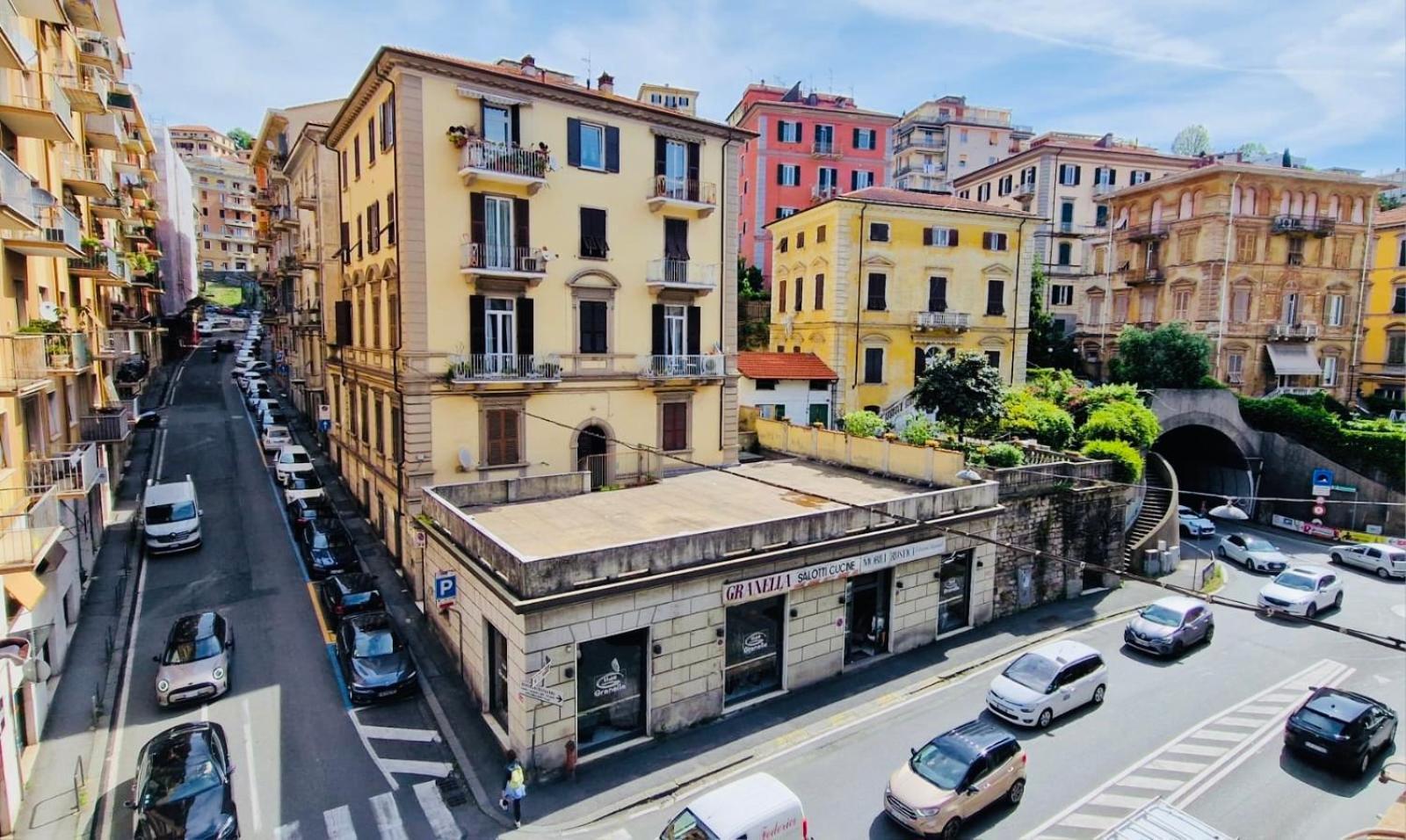 La Casa Di Geo Stazione Centrale La Spezia 5 Terre Luaran gambar